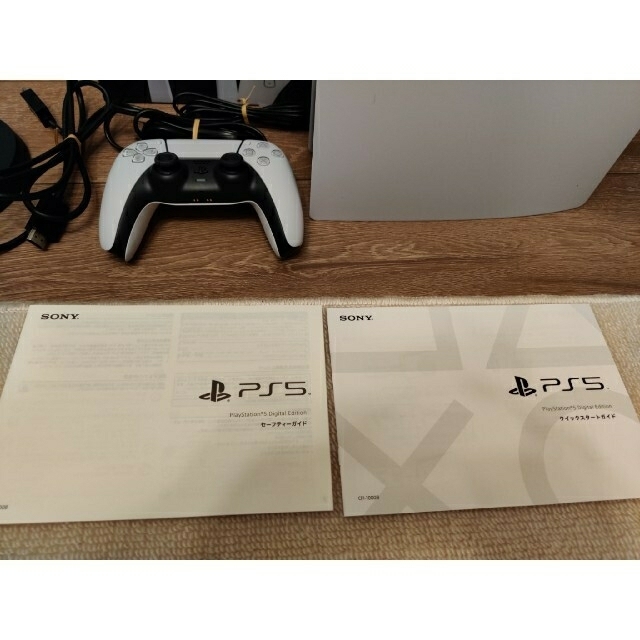 SONY(ソニー)のPlayStation 5 デジタル・エディション エンタメ/ホビーのゲームソフト/ゲーム機本体(家庭用ゲーム機本体)の商品写真