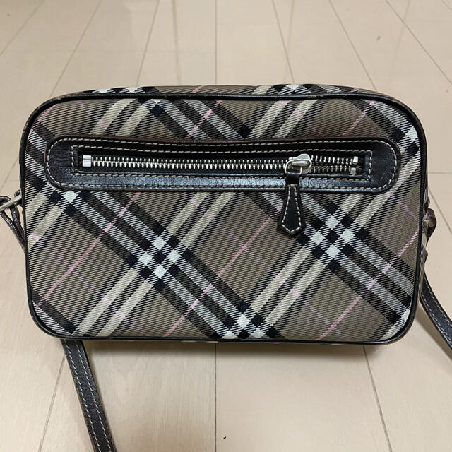 BURBERRY BLUE LABEL(バーバリーブルーレーベル)のバーバリー　ショルダーバック レディースのバッグ(ショルダーバッグ)の商品写真