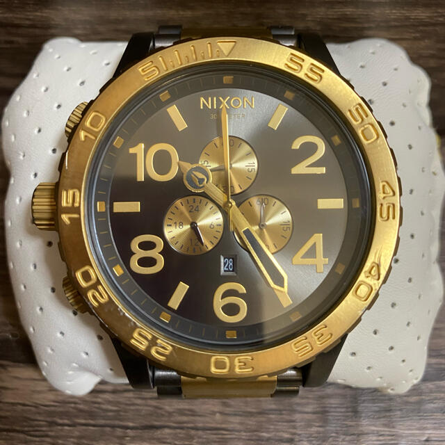 NIXON クロノ 51-30 黒金　時計