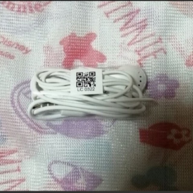 新品未使用 純正 HUAWEI huawei イヤホン スマホ/家電/カメラのオーディオ機器(ヘッドフォン/イヤフォン)の商品写真