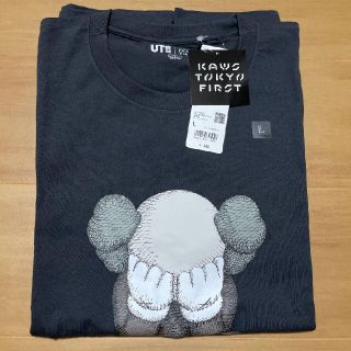 ユニクロ(UNIQLO)のユニクロ UNIQLO カウズ  KAWS  コラボTシャツ　L(Tシャツ/カットソー(半袖/袖なし))