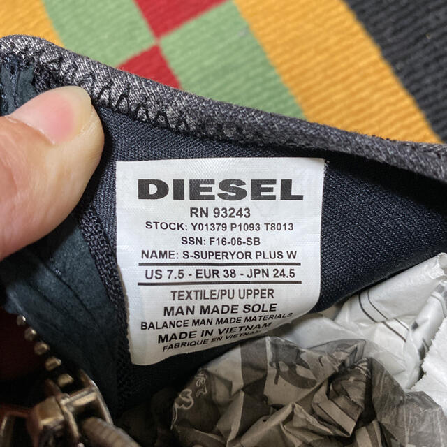 DIESEL(ディーゼル)のtotororo様専用【美品】DIESEL ジップアップ ハイカット スニーカー レディースの靴/シューズ(スニーカー)の商品写真