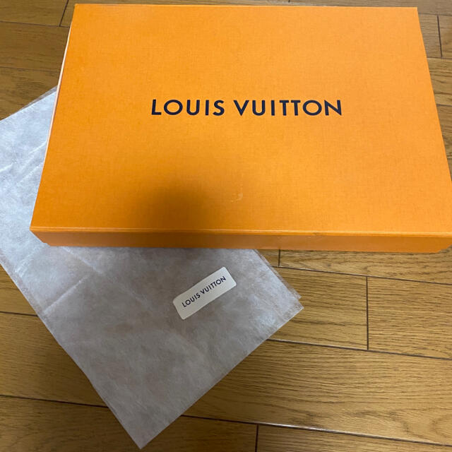 LOUIS VUITTON(ルイヴィトン)のLOUIS VUITTON ICONS 反転ロゴ 半袖 Tシャツ レディースのトップス(Tシャツ(半袖/袖なし))の商品写真