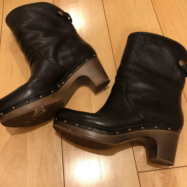 超美品☆UGG®Cora Lynnボアウッドヒールブーツ 5