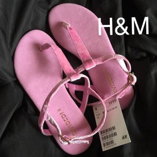 エイチアンドエム(H&M)のH&M ピンクのサンダル 新品☆自宅保管品(サンダル)