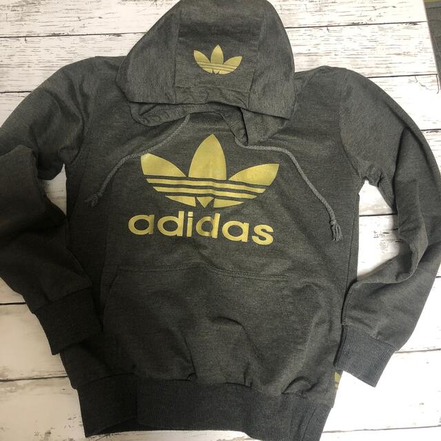 adidas(アディダス)のadidas originals    パーカー  グレイ   キッズ/ベビー/マタニティのキッズ服男の子用(90cm~)(その他)の商品写真