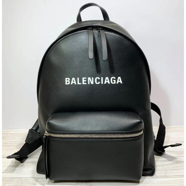 Balenciaga(バレンシアガ)の定価20.1万/20%off バレンシアガ エブリデイバックパック/ブラック メンズのバッグ(バッグパック/リュック)の商品写真