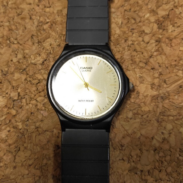 CASIO(カシオ)の【★電池新品★】CASIO MQ-24 ゴールド メンズの時計(腕時計(アナログ))の商品写真