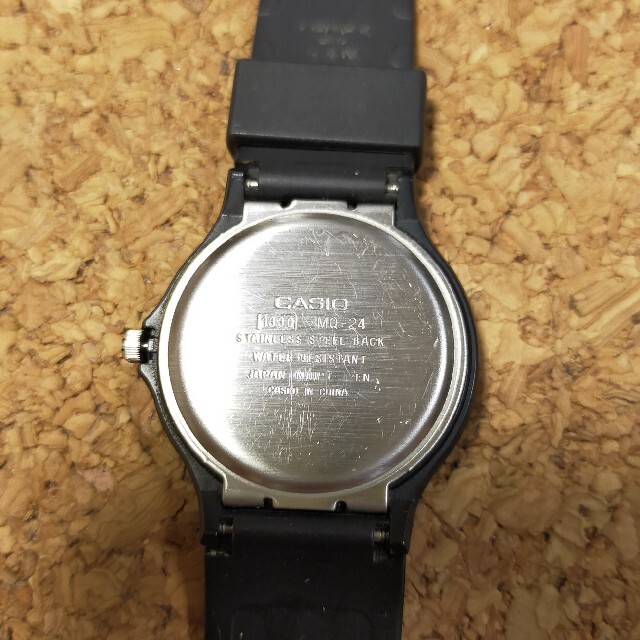 CASIO(カシオ)の【★電池新品★】CASIO MQ-24 ゴールド メンズの時計(腕時計(アナログ))の商品写真