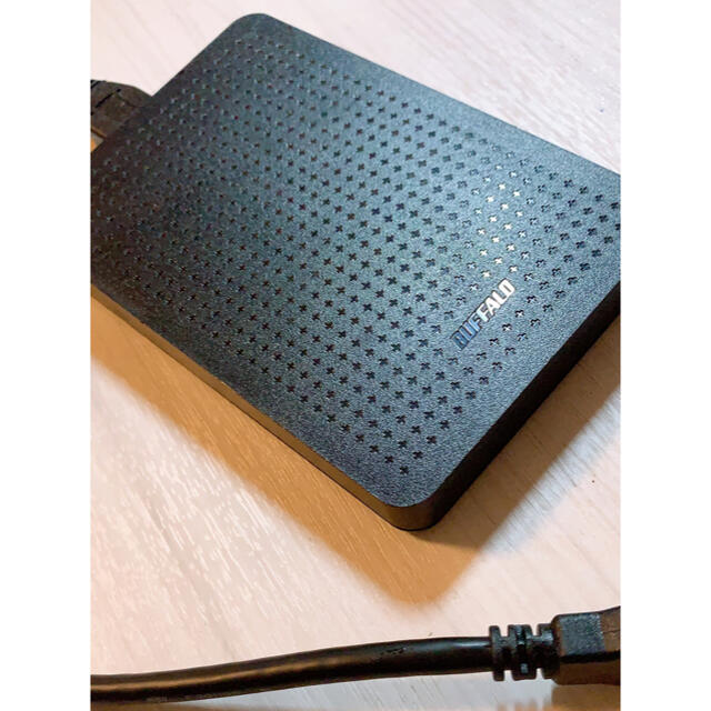 Buffalo(バッファロー)の【新品未使用】BUFFALO 外付けHDD1TB HD-PCF1.0U3-BBC スマホ/家電/カメラのPC/タブレット(PC周辺機器)の商品写真