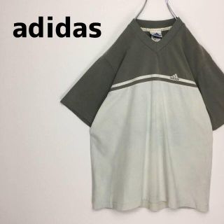 アディダス(adidas)の輸入古着　アディダス　半袖Tシャツ　刺繍ロゴ　ワンポイント　カーキ　Ｍ(Tシャツ/カットソー(半袖/袖なし))