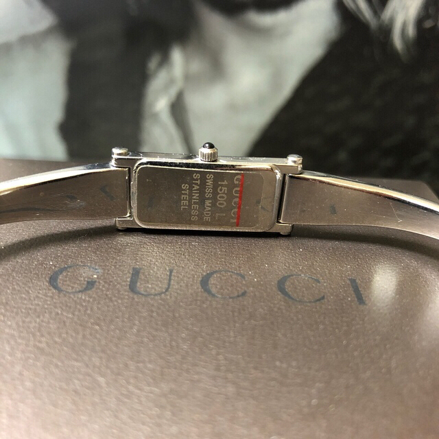 Gucci ピンクシェル文字盤❤️の通販 by Ts shop｜グッチならラクマ - ❤️グッチ 1500Lバングルウォッチ 国産低価
