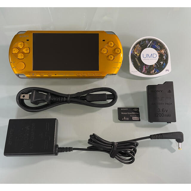 PlayStation Portable(プレイステーションポータブル)の美品　PSP-3000  ブライトイエロー エンタメ/ホビーのゲームソフト/ゲーム機本体(携帯用ゲーム機本体)の商品写真