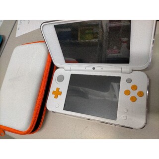 ニンテンドー2DS(ニンテンドー2DS)のNewニンテンドー2DSLL　ホワイト×オレンジ(携帯用ゲーム機本体)