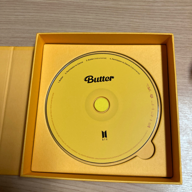 防弾少年団(BTS)(ボウダンショウネンダン)のBTS butter 2形態 セット　トレカ　メッセージカード　なし　新品 エンタメ/ホビーのCD(K-POP/アジア)の商品写真