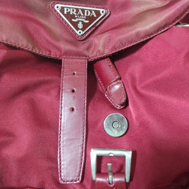 PRADA(プラダ)のPRADA プラダ ナイロン リュック レッド シルバー レディースのバッグ(リュック/バックパック)の商品写真
