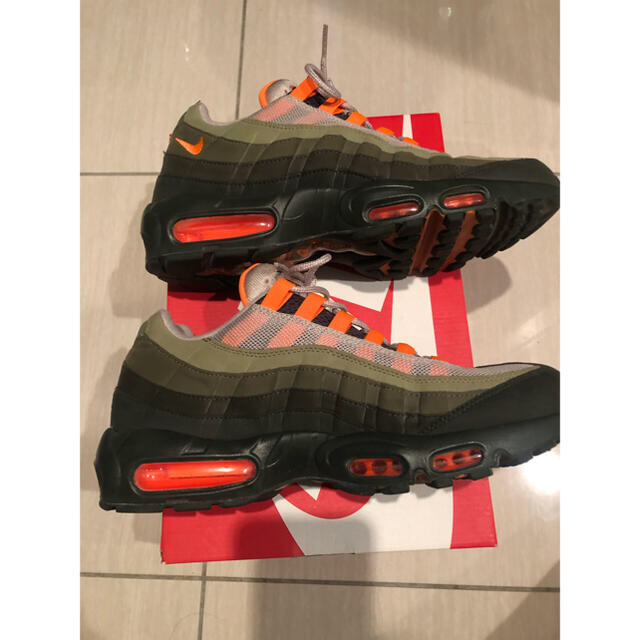 nike air max95og トータルオレンジ the apartment