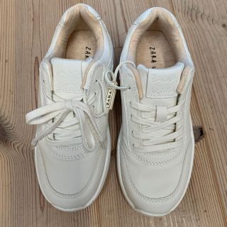 ザラキッズ(ZARA KIDS)のZARA 白スニーカー 未使用品 ザラ 33 21 20.9(スニーカー)