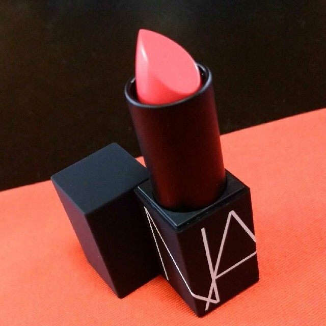 NARS(ナーズ)のNARS　ナーズ リップスティック 8340（オレンジ系） コスメ/美容のベースメイク/化粧品(口紅)の商品写真