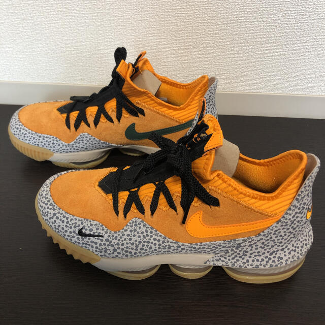 NIKE レブロン16 LOW