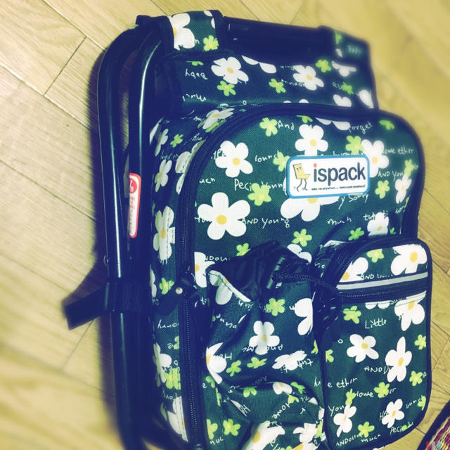 hi-nya様☆椅子になるバックパック☆ ispack   レディースのバッグ(リュック/バックパック)の商品写真