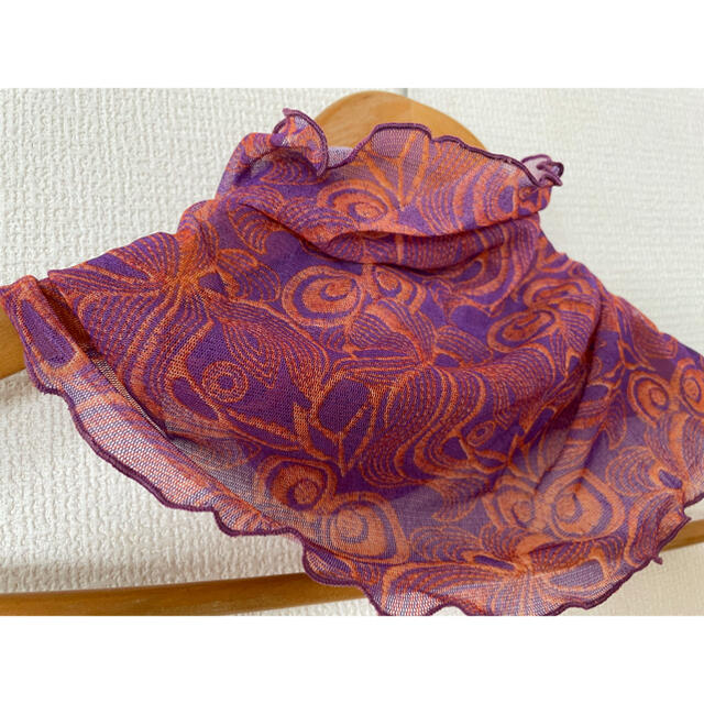 オレンジ&パープル花柄シングルウェーブ手作りネックウォーマー新品 レディースのファッション小物(ネックウォーマー)の商品写真