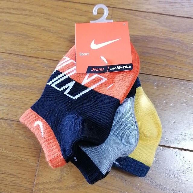 NIKE(ナイキ)のナイキ　キッズ　靴下 キッズ/ベビー/マタニティのこども用ファッション小物(靴下/タイツ)の商品写真