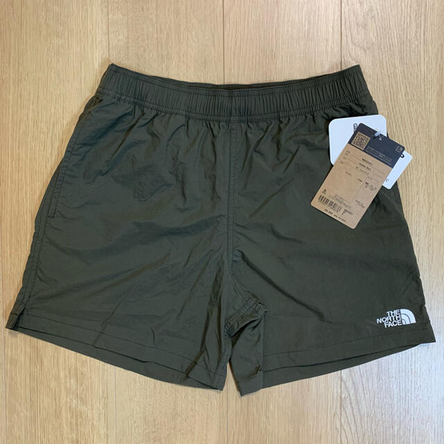 THE NORTH FACE(ザノースフェイス)の新品　ノースフェイス バーサタイルショーツ メンズ Mサイズ NT ニュートープ メンズのパンツ(ショートパンツ)の商品写真