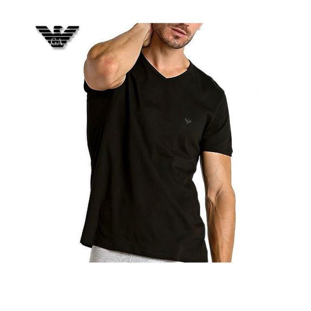 Emporio Armani(エンポリオアルマーニ)のエンポリオアルマーニ2180円　Vネック　サイズM黒カットソー半袖Tシャツ メンズのトップス(Tシャツ/カットソー(半袖/袖なし))の商品写真