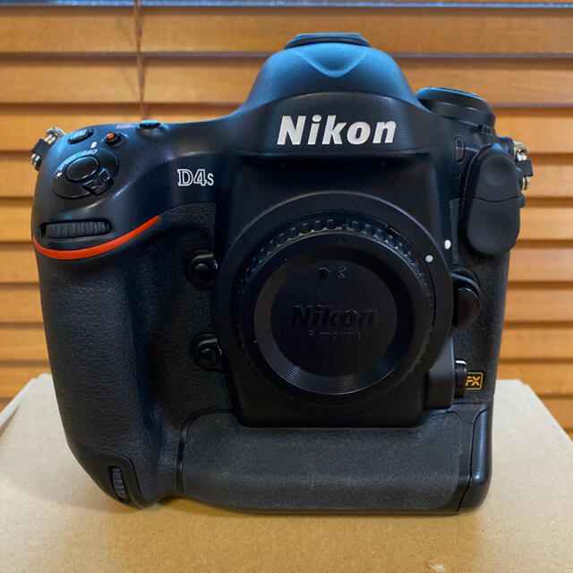 お得格安 Nikon - 良品 ニコン D4s シャッター数約89,000回 フラッグ