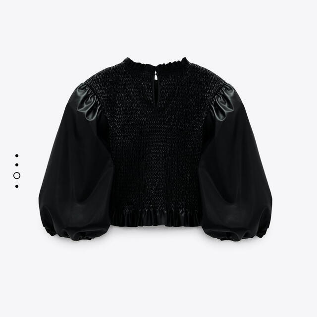 ZARA(ザラ)のザラ　レザートップス レディースのトップス(カットソー(長袖/七分))の商品写真