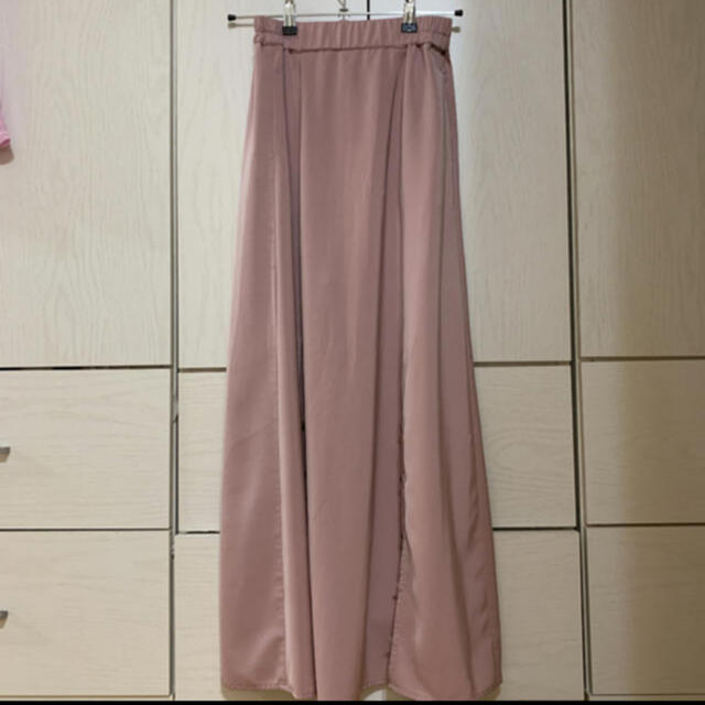 SeaRoomlynn(シールームリン)のsearoomlynn  サテンスリットマキシスカート レディースのスカート(ロングスカート)の商品写真