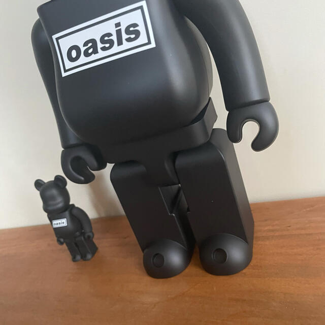 MEDICOM TOY(メディコムトイ)のBE@RBRICK oasis 100％ & 400％　オアシス　ベアブリック　 エンタメ/ホビーのフィギュア(その他)の商品写真