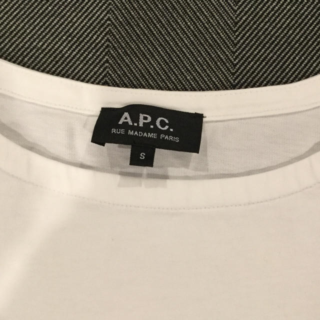 A.P.C(アーペーセー)のA.P.C レディースホワイトT レディースのトップス(Tシャツ(半袖/袖なし))の商品写真