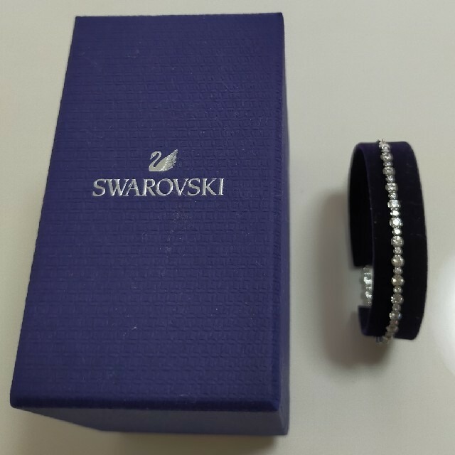SWAROVSKI(スワロフスキー)のブレスレット　SWAROVSKI レディースのアクセサリー(ブレスレット/バングル)の商品写真