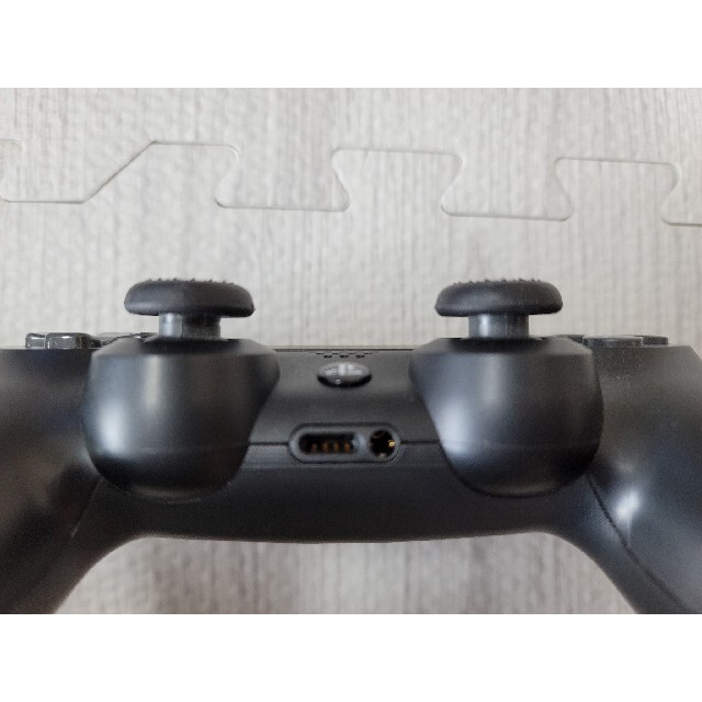 PlayStation4(プレイステーション4)のPS4 Pro 2TB ジェットブラック エンタメ/ホビーのゲームソフト/ゲーム機本体(家庭用ゲーム機本体)の商品写真