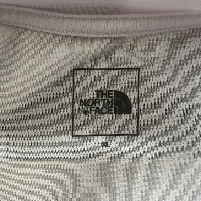 THE NORTH FACE(ザノースフェイス)の美品　ノースフェイス　メンズTシャツ　白　north FACE 迷彩　送料無料 メンズのトップス(Tシャツ/カットソー(半袖/袖なし))の商品写真