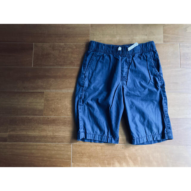 H&M(エイチアンドエム)の2点 [120] H&M と UNIQLO ハーフ パンツ ネイビー ショート キッズ/ベビー/マタニティのキッズ服男の子用(90cm~)(パンツ/スパッツ)の商品写真