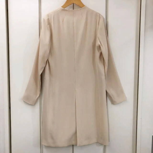 美品 BEIGE, ベイジ 薄手 ストレッチ チェスターコート(4 M) レディースのジャケット/アウター(チェスターコート)の商品写真