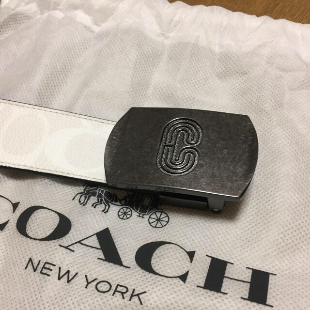 COACH(コーチ)の☆新品未使用☆COACHリバーシブルロゴベルト メンズのファッション小物(ベルト)の商品写真