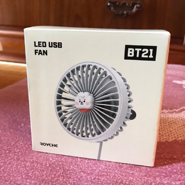 防弾少年団(BTS)(ボウダンショウネンダン)のBT21 ベイビーLED USB FAN ファン　車用　パソコン用扇風機 スマホ/家電/カメラの冷暖房/空調(扇風機)の商品写真