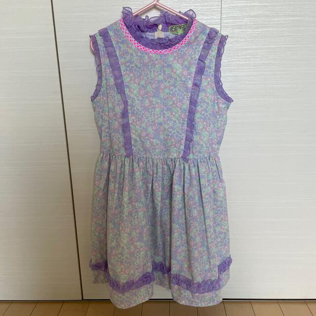 fafa(フェフェ)のフェフェ　ワンピース　カーディガンセット　キッズ130 キッズ/ベビー/マタニティのキッズ服女の子用(90cm~)(ワンピース)の商品写真