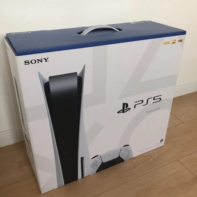 SONY(ソニー)の【新品・未開封】 PS5 ディスクドライブ搭載モデル　レシート・1年保証有り】 エンタメ/ホビーのゲームソフト/ゲーム機本体(家庭用ゲーム機本体)の商品写真