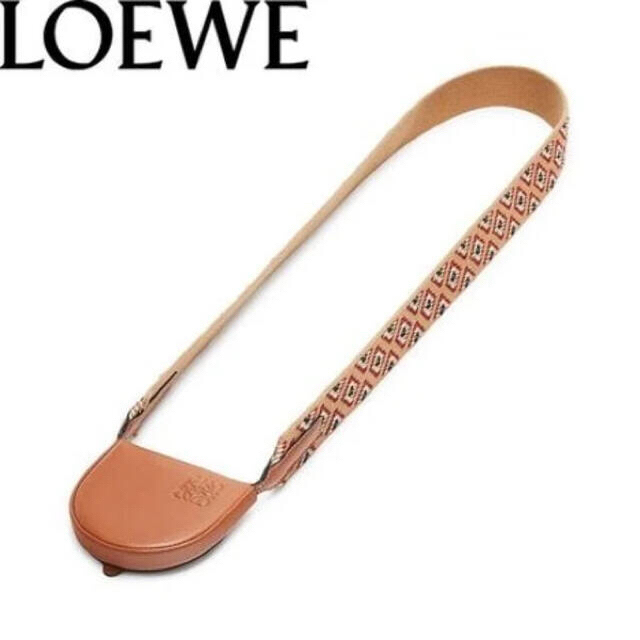 LOEWE(ロエベ)の最終◎限定品　Loewe パウラズイビザ ミニ ヒールポーチ レディースのバッグ(ショルダーバッグ)の商品写真