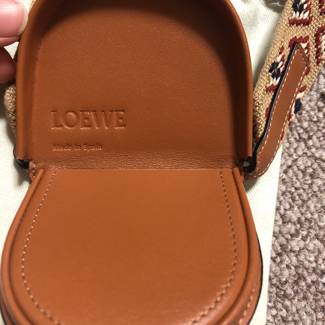 LOEWE - 最終◎限定品 Loewe パウラズイビザ ミニ ヒールポーチ LOEWE - 最終◎限定品 Loewe パウラズイビザ ミニ ヒールポーチ