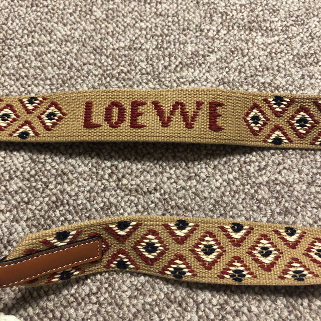 LOEWE(ロエベ)の最終◎限定品　Loewe パウラズイビザ ミニ ヒールポーチ レディースのバッグ(ショルダーバッグ)の商品写真