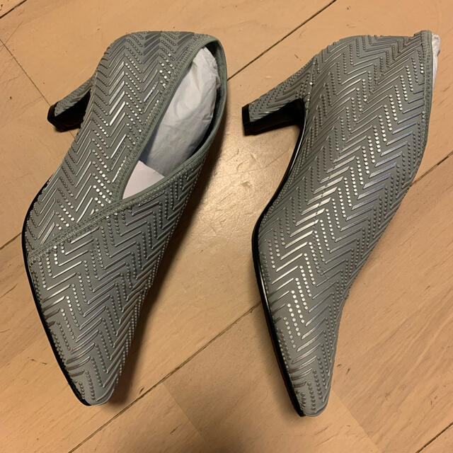 ユナイテッドヌード  UNITED NUDE グレー　伸縮23.5/37 新品 レディースの靴/シューズ(ハイヒール/パンプス)の商品写真