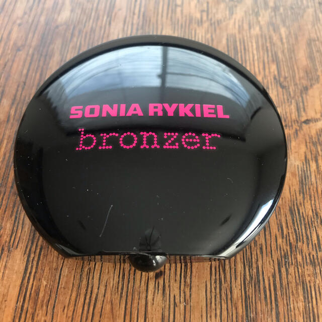 SONIA RYKIEL(ソニアリキエル)のソニア　リキエル　フェイスパウダー コスメ/美容のベースメイク/化粧品(フェイスパウダー)の商品写真