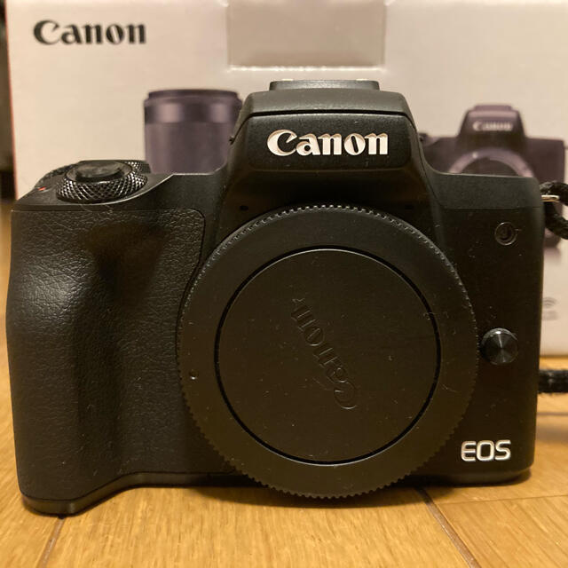 Canon EOS KISS M 標準ズームレンズ付き BK Canon EOS KISS M 標準ズームレンズ付き BK