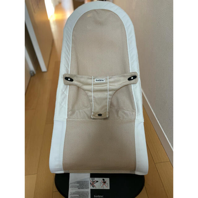 BABYBJORN(ベビービョルン)のベビービョルン　バウンサーメッシュ　おもちゃ・専用袋付 キッズ/ベビー/マタニティのキッズ/ベビー/マタニティ その他(その他)の商品写真